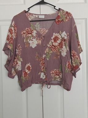 Abound Floral Button-Front V-Neck Blouse in Mauve, Size M
